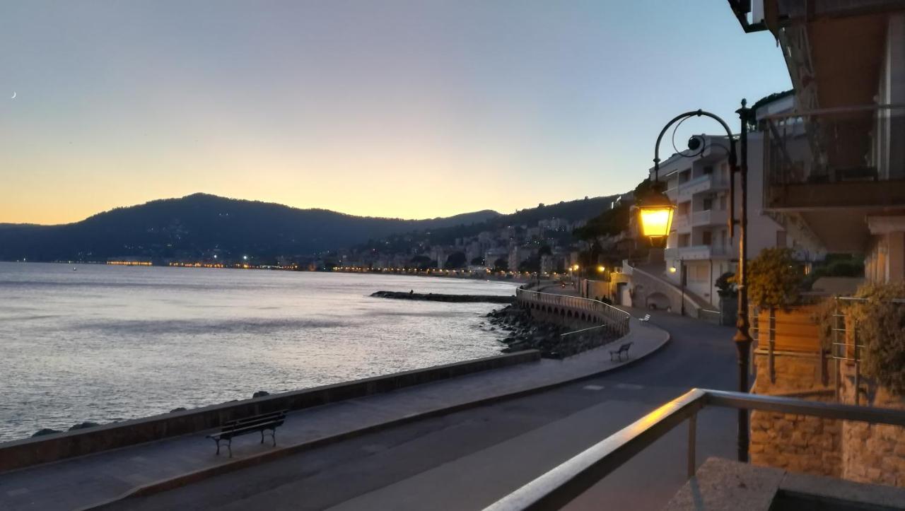 Cadorna Fronte Mare Apartment อาลัสซิโอ ภายนอก รูปภาพ