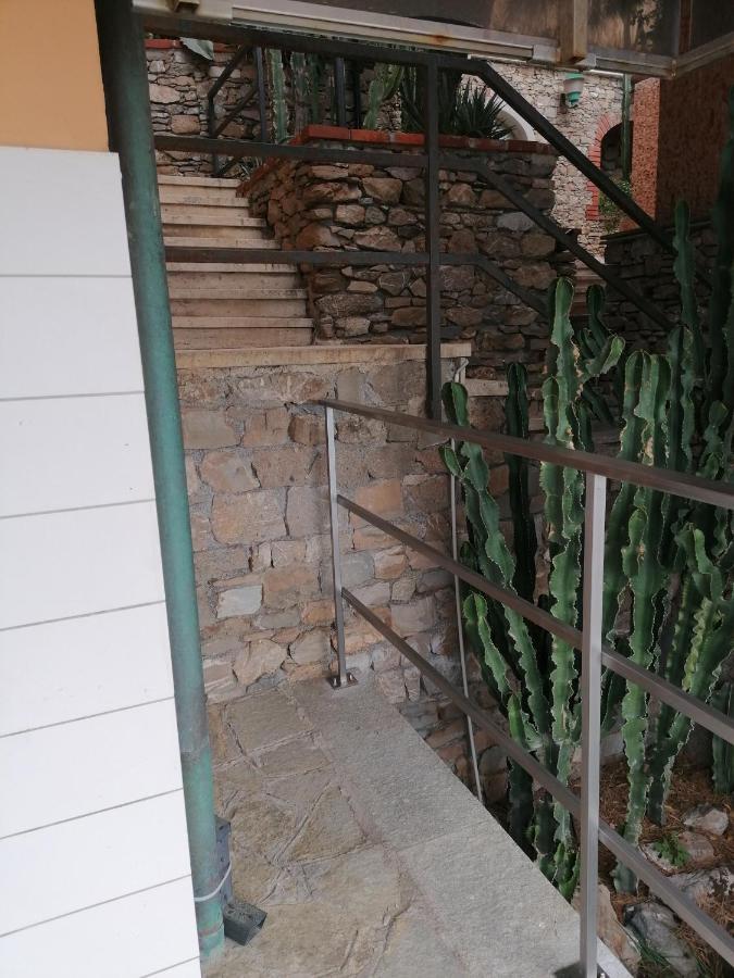 Cadorna Fronte Mare Apartment อาลัสซิโอ ภายนอก รูปภาพ