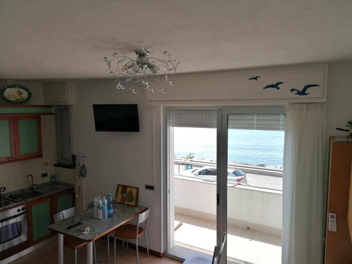 Cadorna Fronte Mare Apartment อาลัสซิโอ ภายนอก รูปภาพ